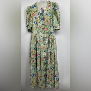 Vintage NWOT Rose Dirndl Bavarian dress Size Small Viscose Linen Floral